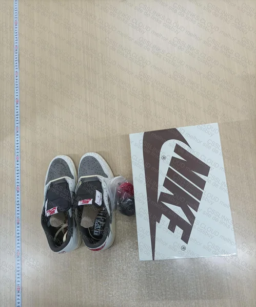 Air Jordan 1 Low - Travis Scott Reverse Mocha