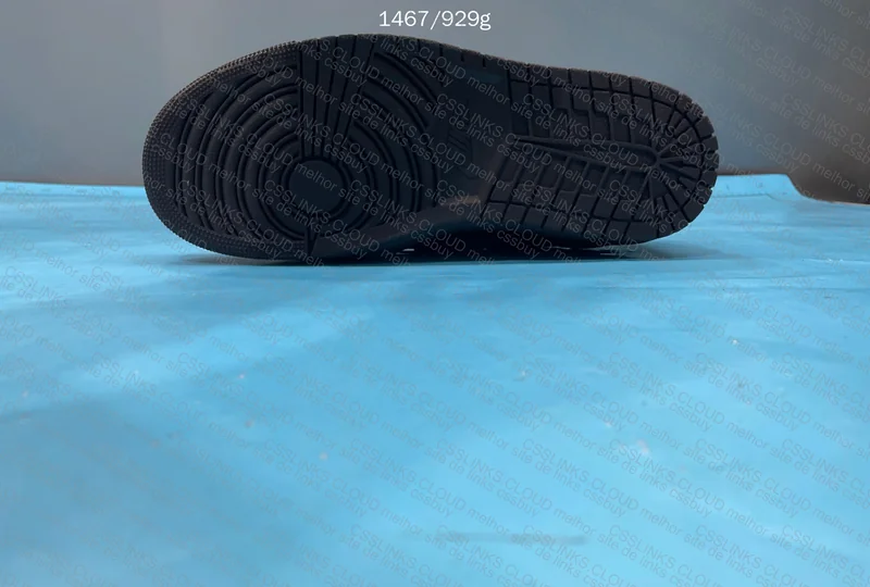 Air Jordan 1 Low Travis Scott Velvet Brown 2