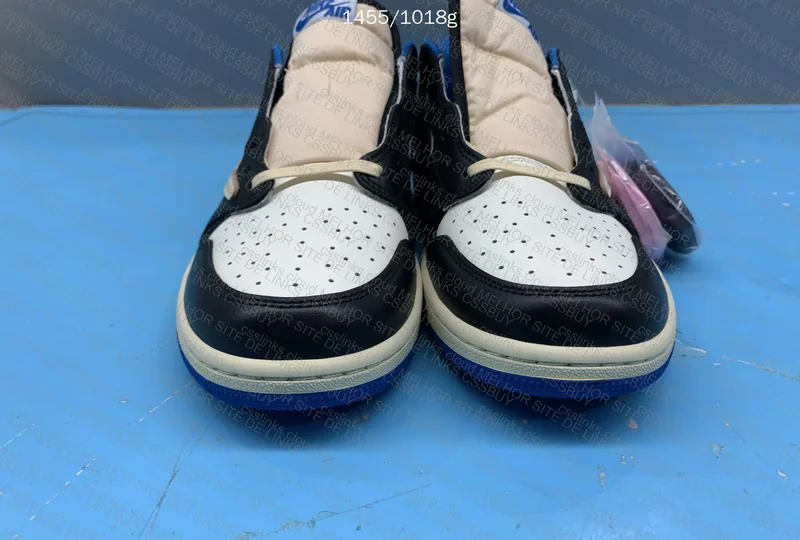Air Jordan 1 Low Travis Scott x Fragment 2
