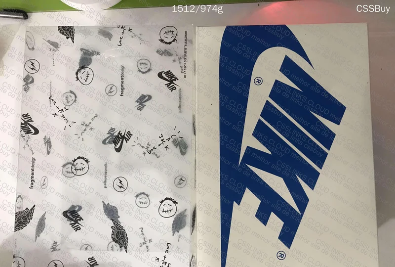 Air Jordan 1 Low Travis x Fragment 10