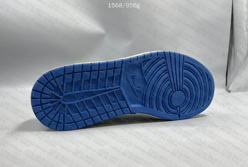 Air Jordan 1 Low Travis x Fragment 6
