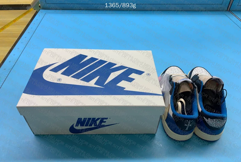 Air Jordan 1 Low Travis x Fragment