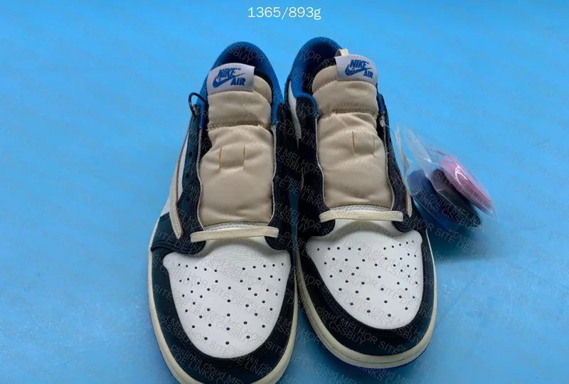Air Jordan 1 Low Travis x Fragment 3