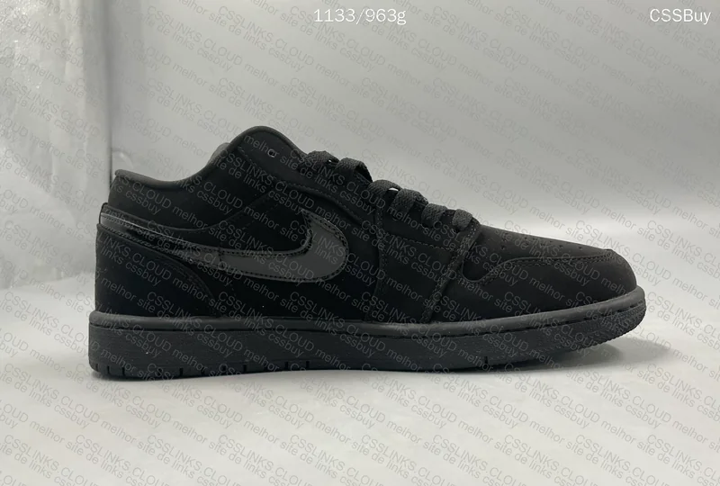 Air Jordan 1 Low 'Triple Black' 2019 4