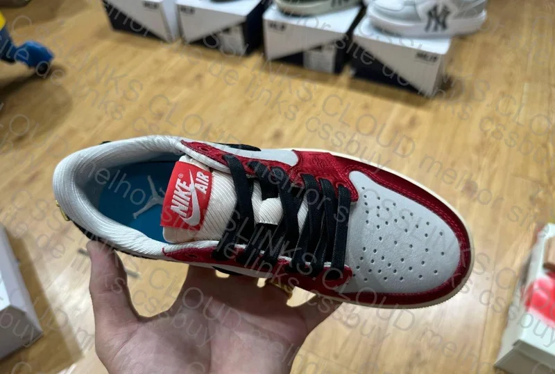 Air Jordan 1 Low Trophy Room 3