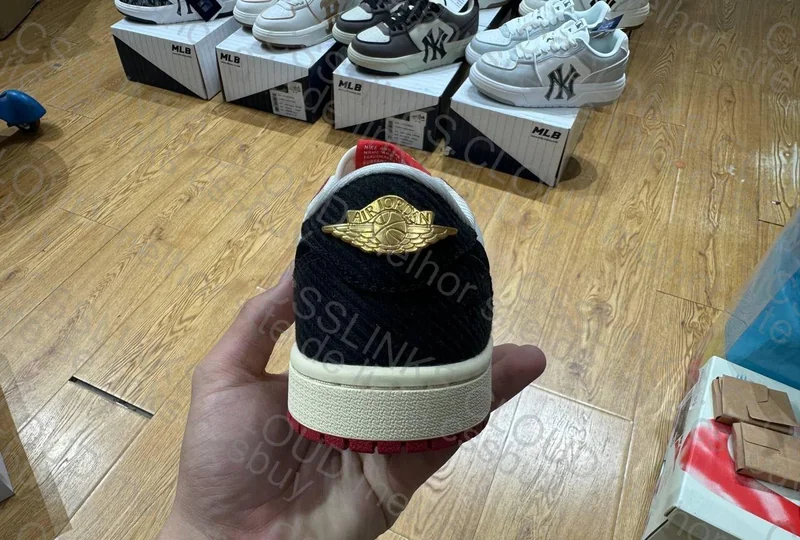 Air Jordan 1 Low Trophy Room 5