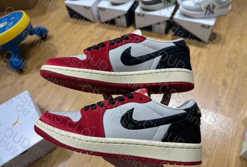 Air Jordan 1 Low Trophy Room 6