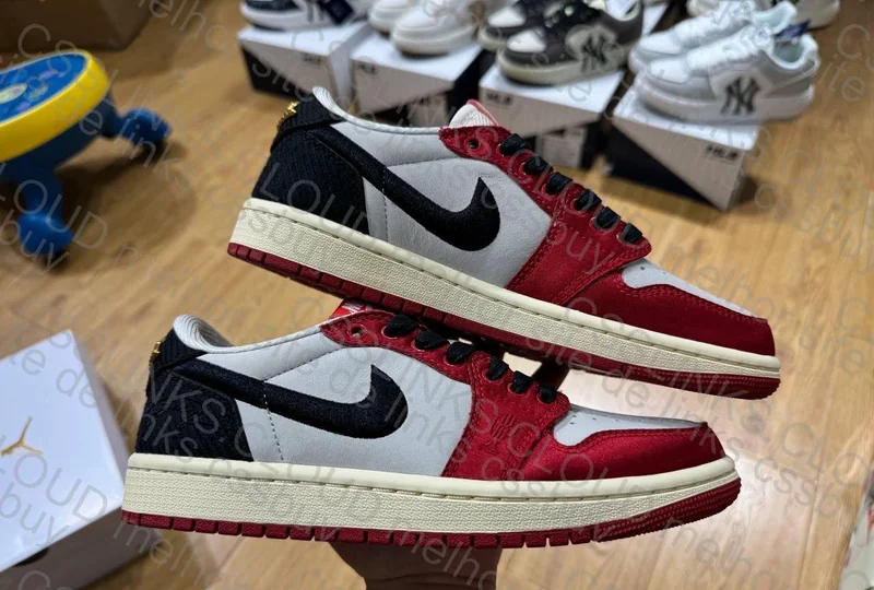 Air Jordan 1 Low Trophy Room 7
