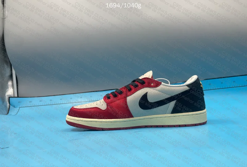 Air Jordan 1 Low Trophy Room