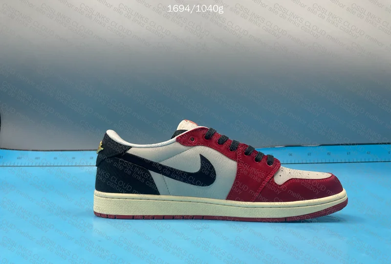 Air Jordan 1 Low Trophy Room 10