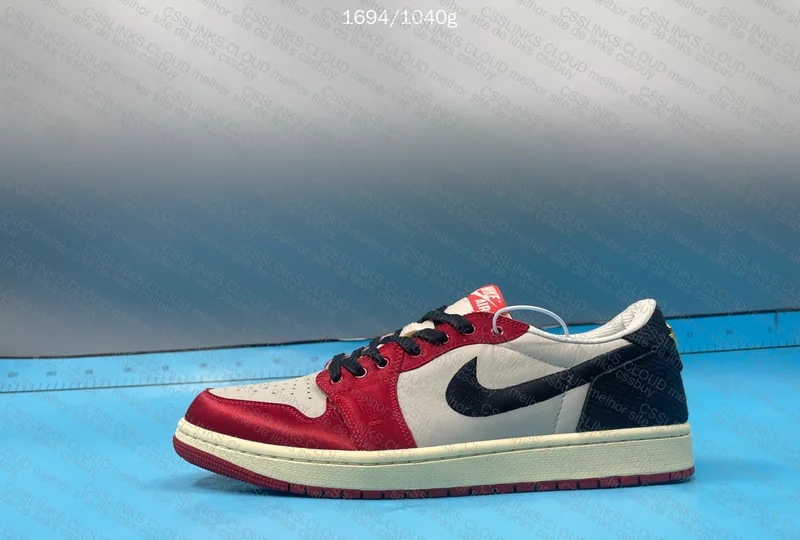 Air Jordan 1 Low Trophy Room 2