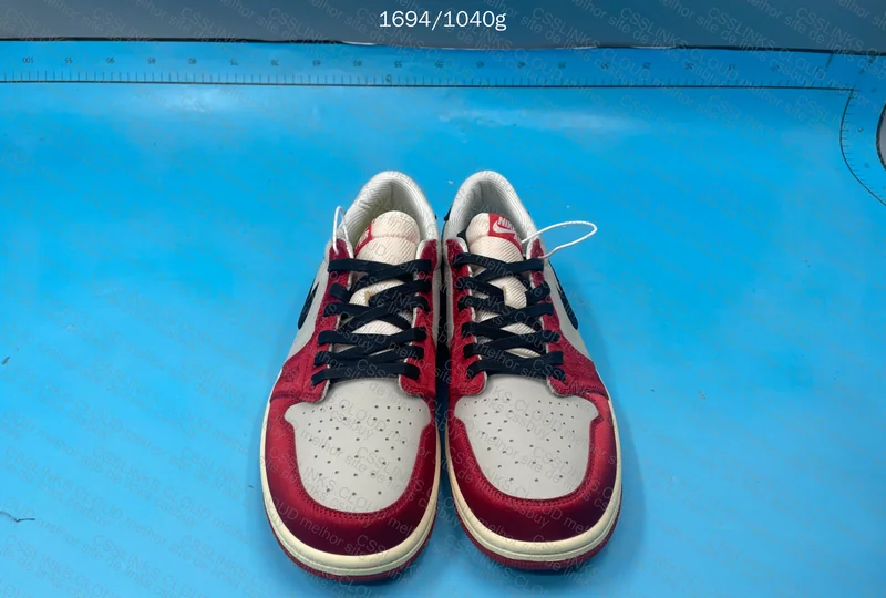 Air Jordan 1 Low Trophy Room 4