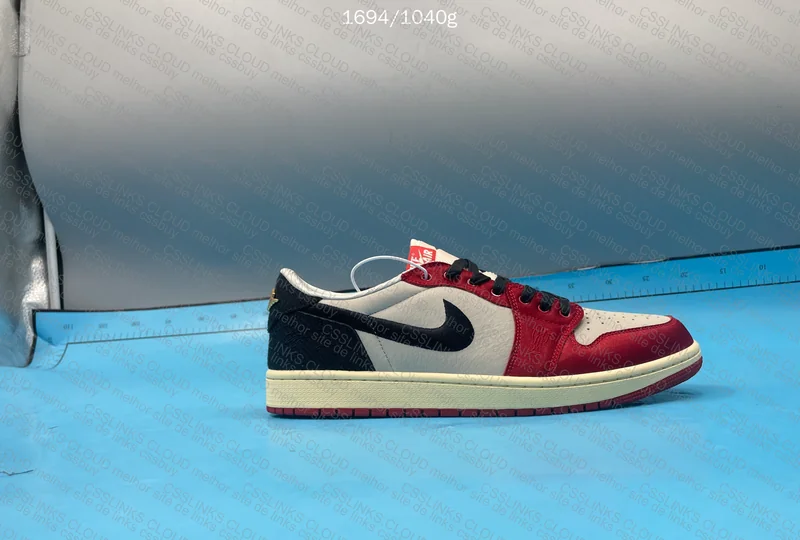 Air Jordan 1 Low Trophy Room 7