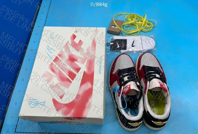 Air Jordan 1 Low Trophy Room