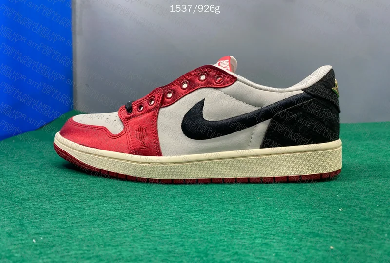 Air Jordan 1 Low Trophy Room Away 10