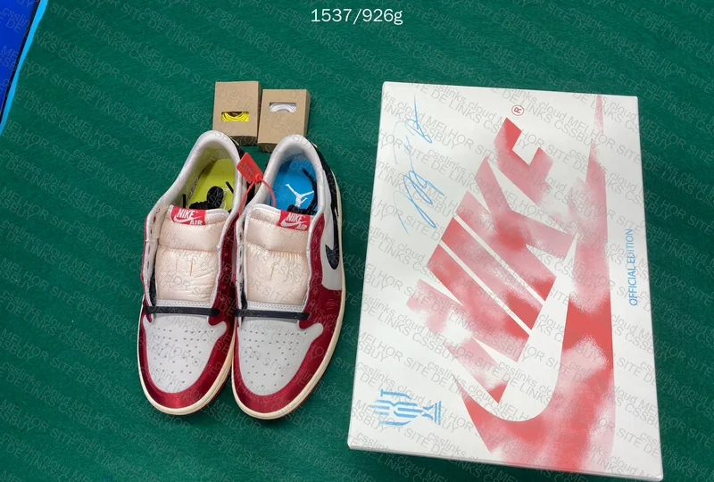 Air Jordan 1 Low Trophy Room Away 6