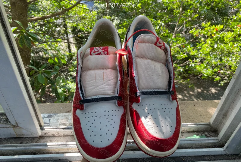 Air Jordan 1 Low Trophy Room Away 7