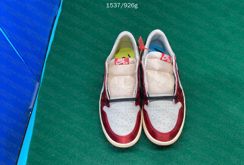 Air Jordan 1 Low Trophy Room Away 9