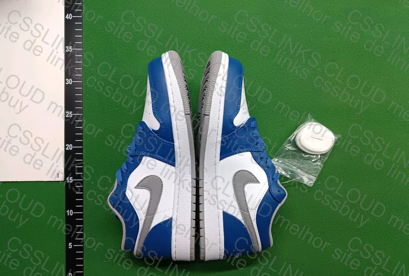 Air Jordan 1 Low True Blue 4