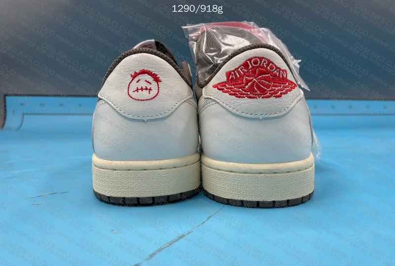 Air Jordan 1 Low TS 4