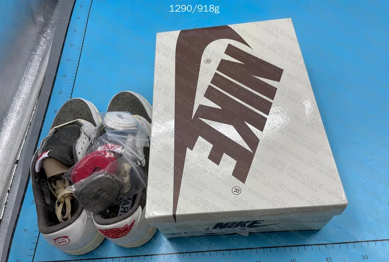 Air Jordan 1 Low TS 9