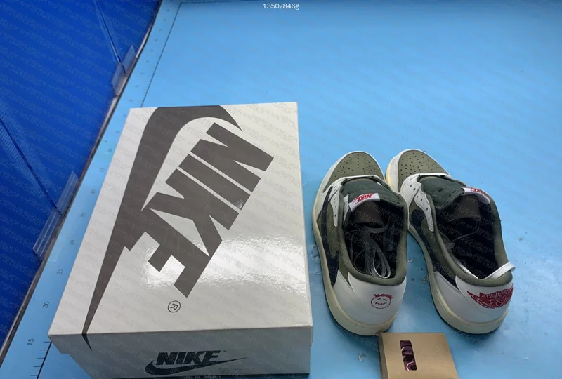 Air Jordan 1 Low TS Olive