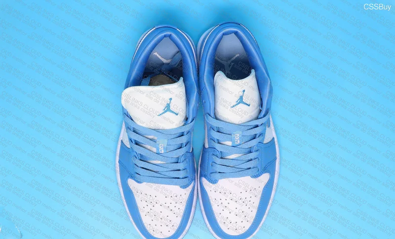 Air Jordan 1 Low UNC