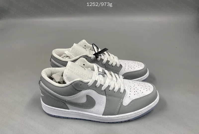 Air Jordan 1 Low 'Wolf' 3