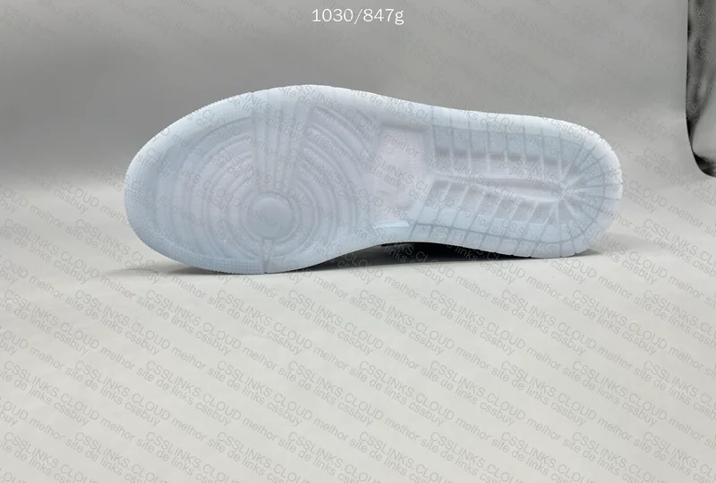 Air Jordan 1 Low - Wolf Gray 3