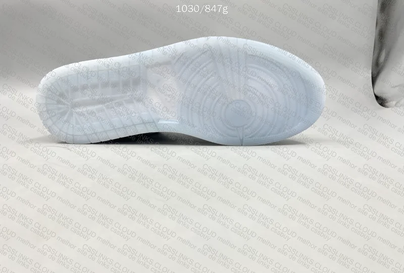 Air Jordan 1 Low - Wolf Gray 7
