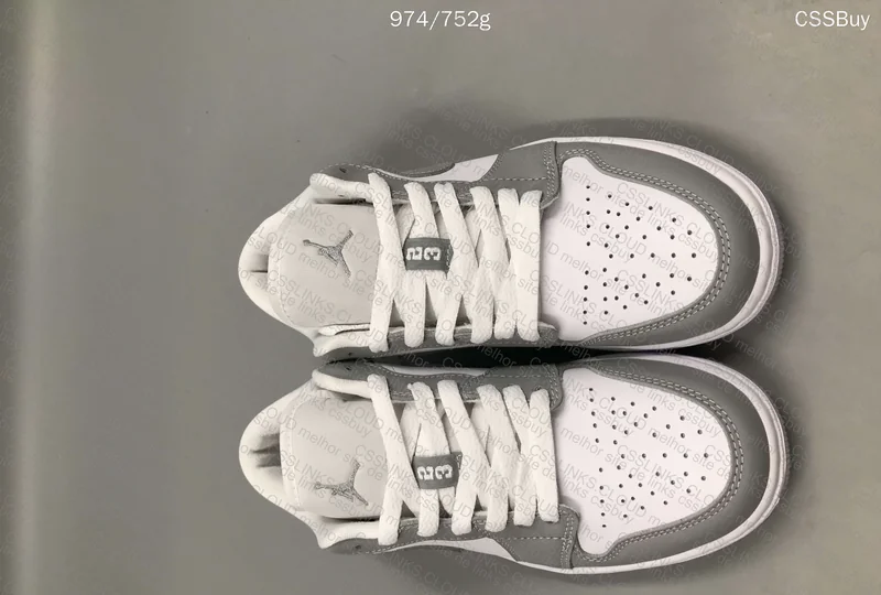 Air Jordan 1 Low Wolf Grey 3