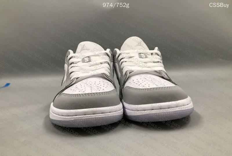 Air Jordan 1 Low Wolf Grey 4