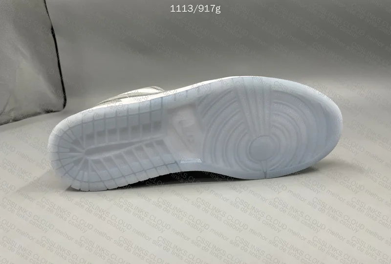 Air Jordan 1 Low - Wolf Grey 6