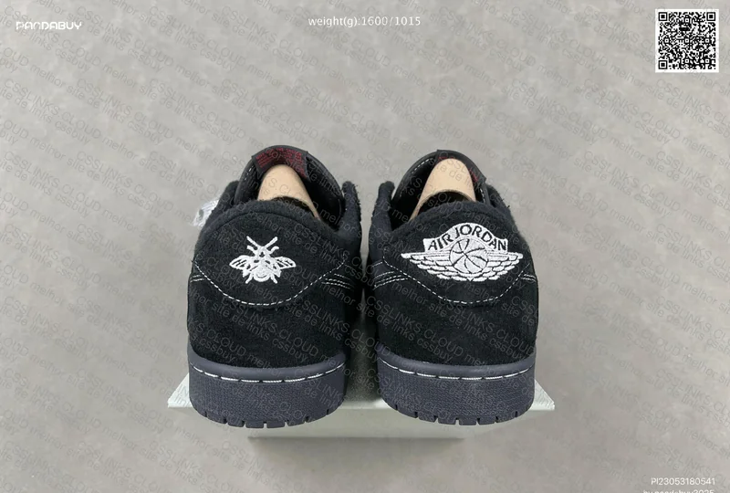 Air Jordan 1 Low x Travis Scott 'Black Phantom' 3