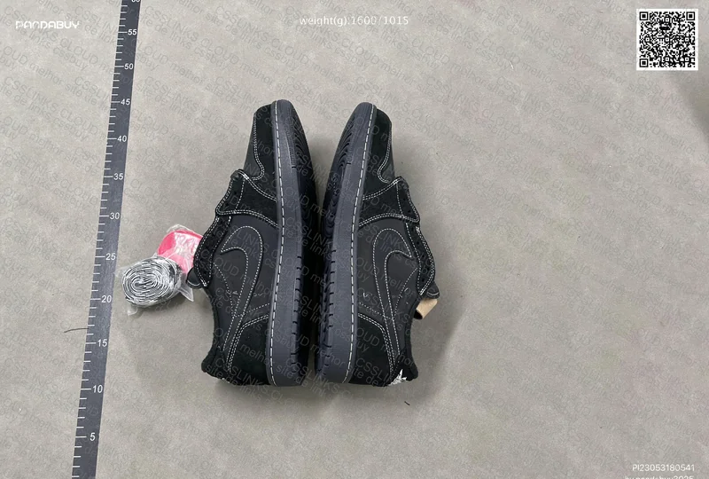 Air Jordan 1 Low x Travis Scott 'Black Phantom' 4