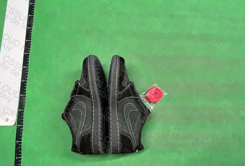 Air Jordan 1 Low X Travis Scott Black Phantom 4