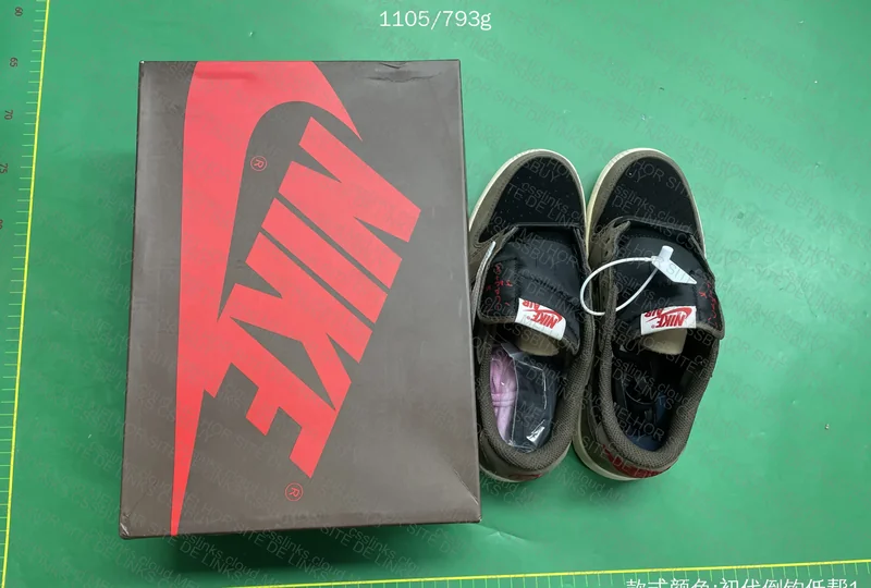 Air Jordan 1 Low x Travis Scott 'Dark Mocha'
