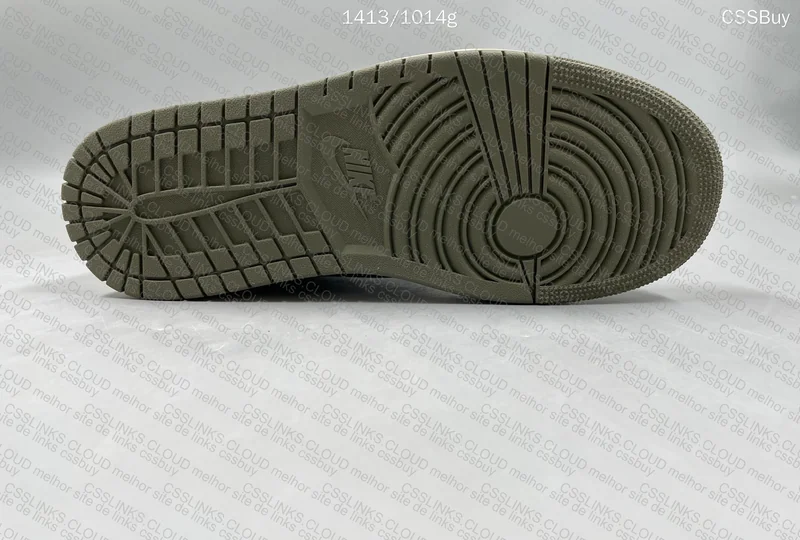 Air Jordan 1 Low x Travis Scott 'Olive' 9