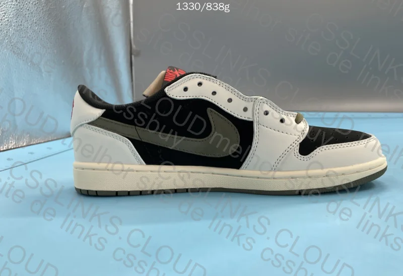 Air Jordan 1 Low x Travis Scott - Olive 2