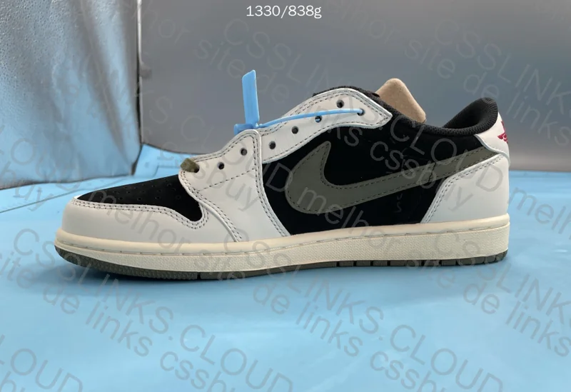 Air Jordan 1 Low x Travis Scott - Olive 7