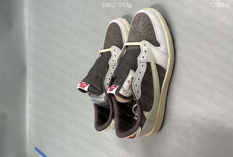 Air Jordan 1 Low x Travis Scott Reverse Mocha