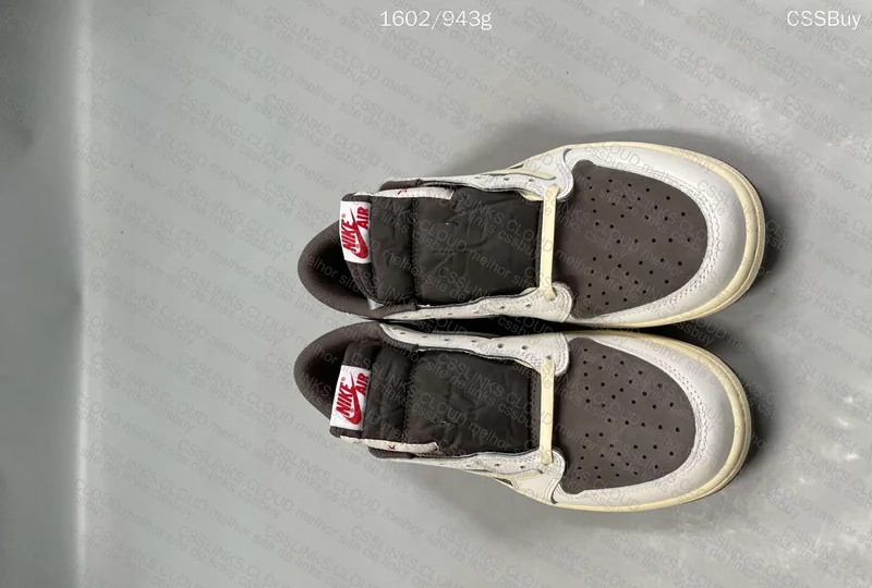 Air Jordan 1 Low x Travis Scott Reverse Mocha 2