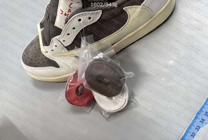Air Jordan 1 Low x Travis Scott Reverse Mocha 9