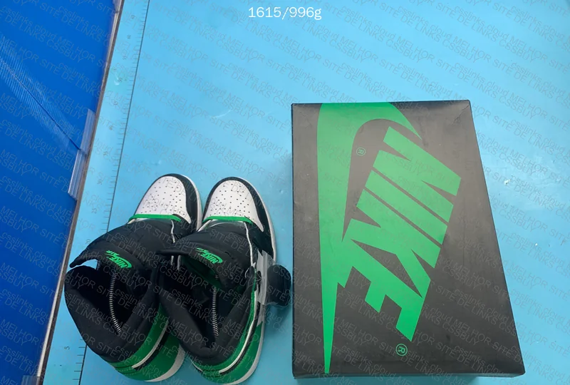 Air Jordan 1 Lucky Green (Blind Box)