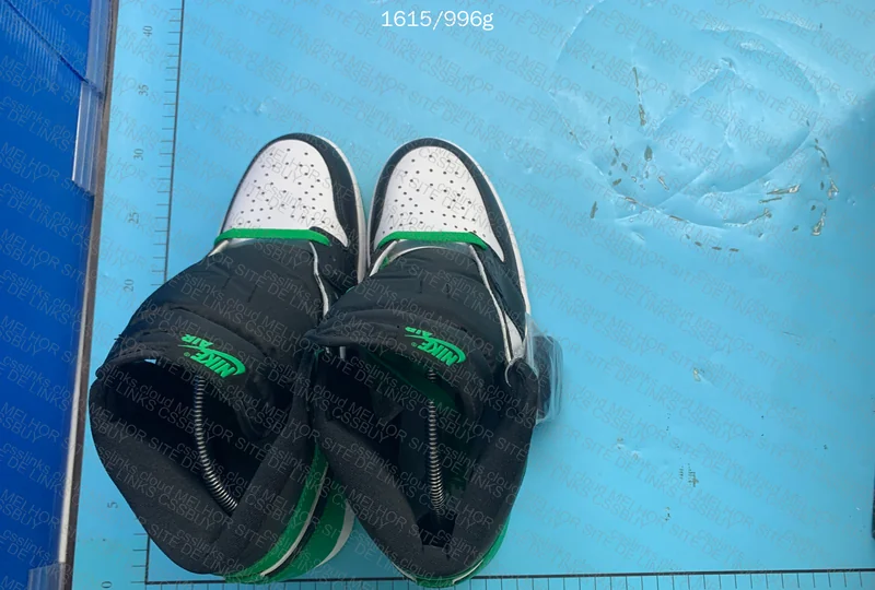 Air Jordan 1 Lucky Green (Blind Box) 3