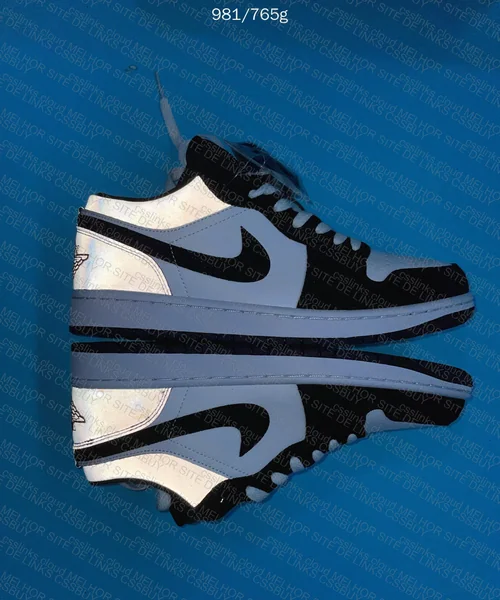 Air Jordan 1 'Matte Silver' 3