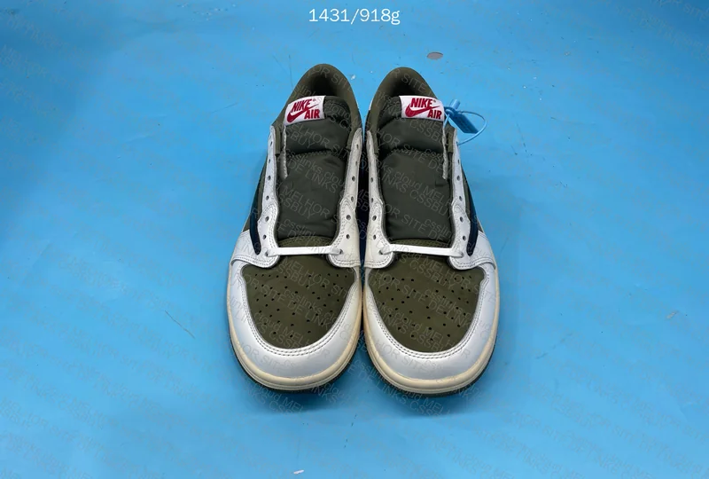 Air Jordan 1 Medium Olive 2