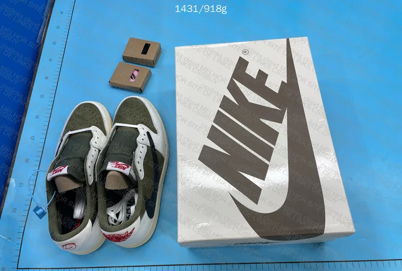 Air Jordan 1 Medium Olive 9