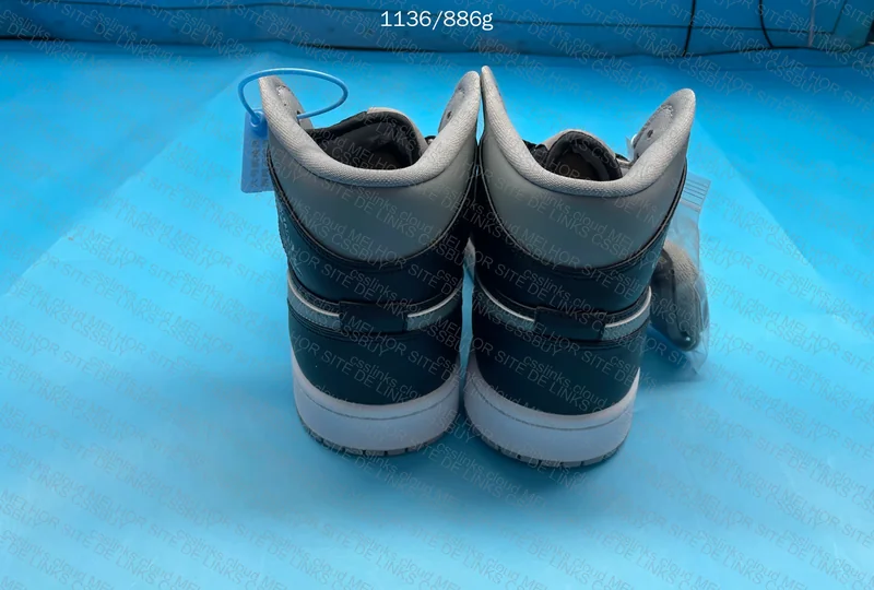 Air Jordan 1 Mid 7