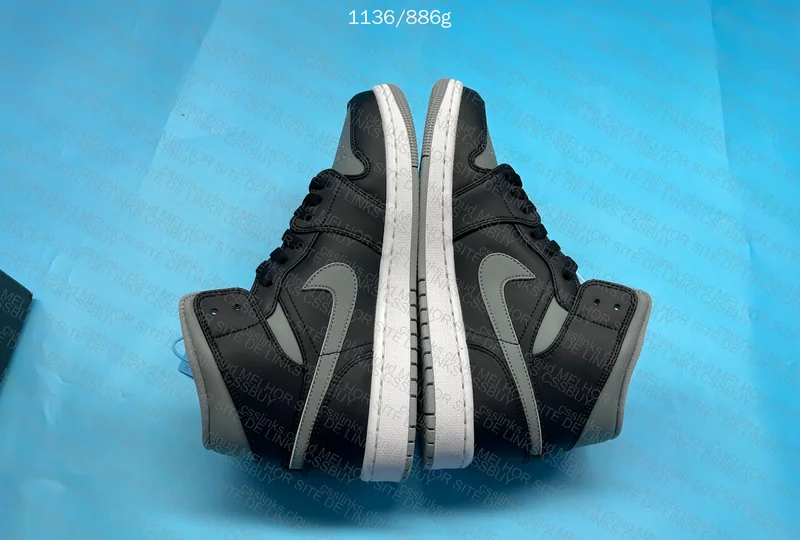 Air Jordan 1 Mid 8